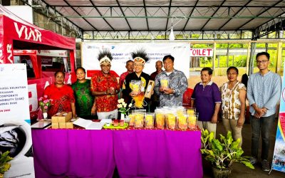 KELOMPOK USAHA AYUNDI BINAAN PERTAMINA PATRA NIAGA RAMAIKAN FESTIVAL BUDAYA BIAK 2023