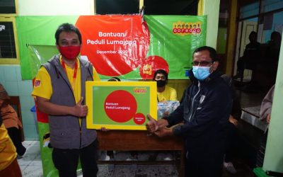INDOSAT OOREDOO BERSAMA FILANTRA BERIKAN LAYANAN KESEHATAN GRATIS KEPADA PENGUNGSI TERDAMPAK ERUPSI GUNUNG SEMERU