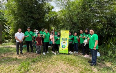 KOMITMEN SAYANGI BUMI, ROADSHOW TANAM POHON ADIRA KINI TIBA DI SIDOARJO