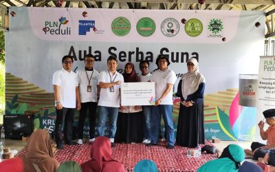 Dukung Proklim, PLN UIT JBB Kembangkan Desa Berdaya KRL Asri 27