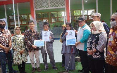 FILANTRA X DINSOS JABAR BERIKAN BANTUAN AL QURAN BRAILLE