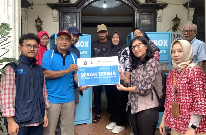 Plastic Bottle Drop Box Assistance in RW 07, Johar Baru