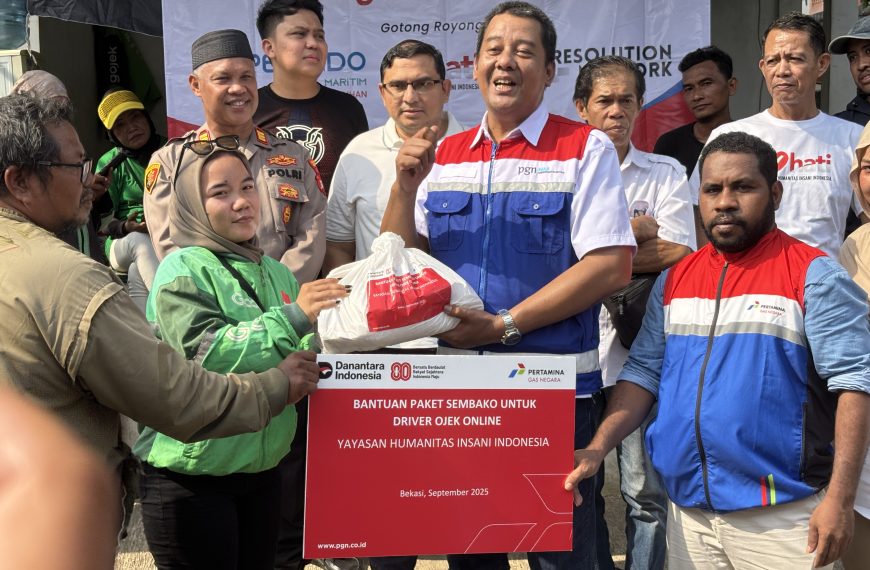Distribution of Basic Food Packages for Online Motorcycle Drivers in Bekasi