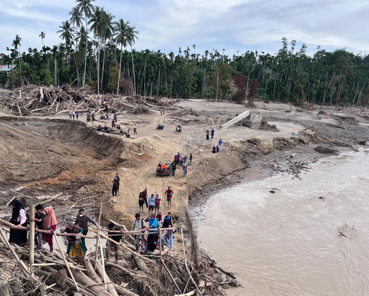 Menyembuhkan Sumatra Pasca Bencana Melalui Kolaborasi dan Kepedulian Menyembuhkan Sumatra Pasca Bencana Melalui Kolaborasi dan Kepedulian