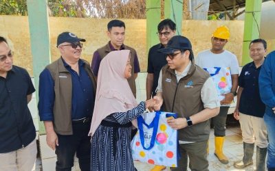 Maintaining Access to Food and Clean Water for Sumatra Flood Survivors Through Filantra and Indosat Ooredoo Hutchison Collaboration in Emergency Response